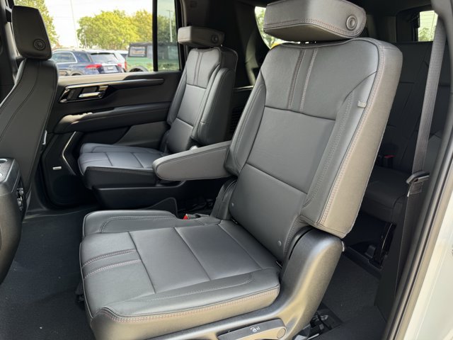 2026 Chevrolet Suburban RST - Photo 22