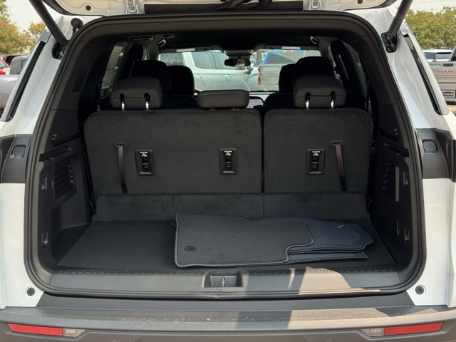 2027 Chevrolet Traverse LT - Photo 25