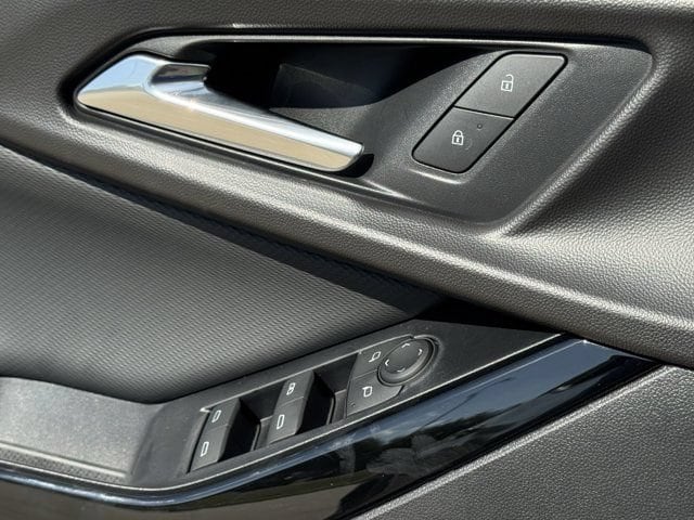 2027 Chevrolet Equinox LT - Photo 21