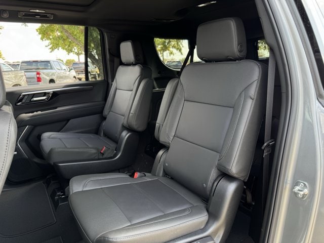 2026 Chevrolet Suburban LT - Photo 22