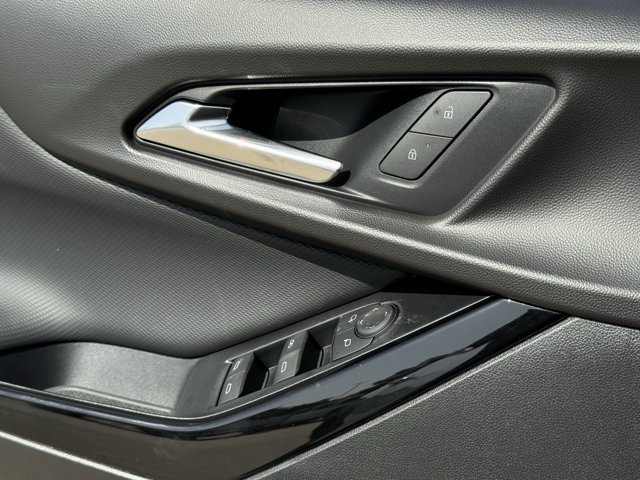 2027 Chevrolet Equinox LT - Photo 21