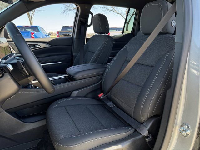 2025 Chevrolet Traverse LT - Photo 21