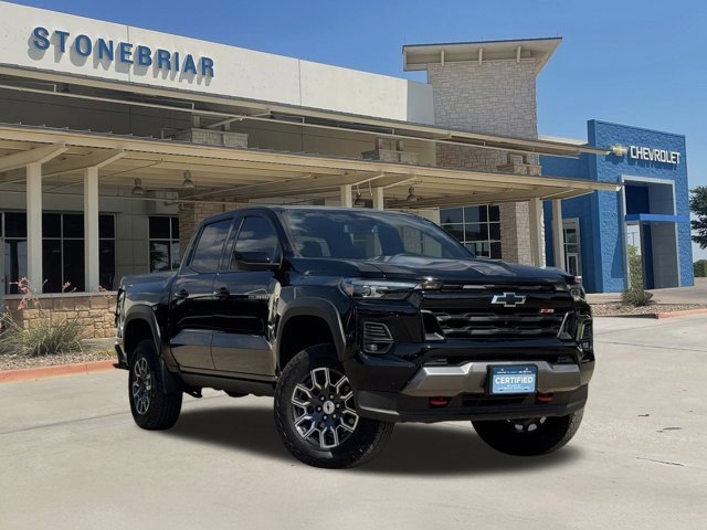 2024 Chevrolet Colorado Z71 photo 2