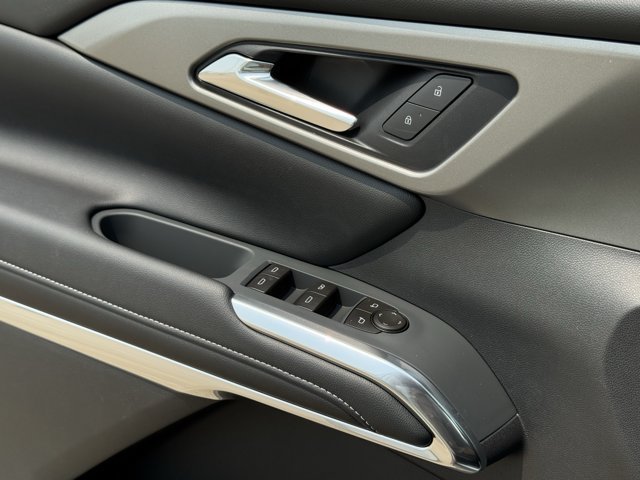 2027 Chevrolet Traverse LT - Photo 19