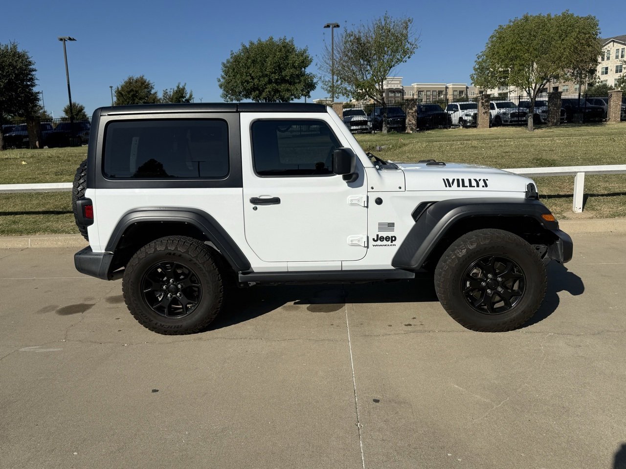 2022 Jeep Wrangler Willys photo 2