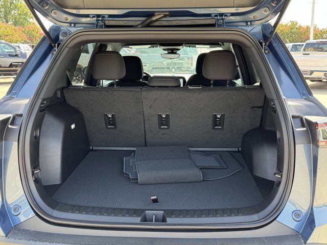 2027 Chevrolet Equinox LT - Photo 26