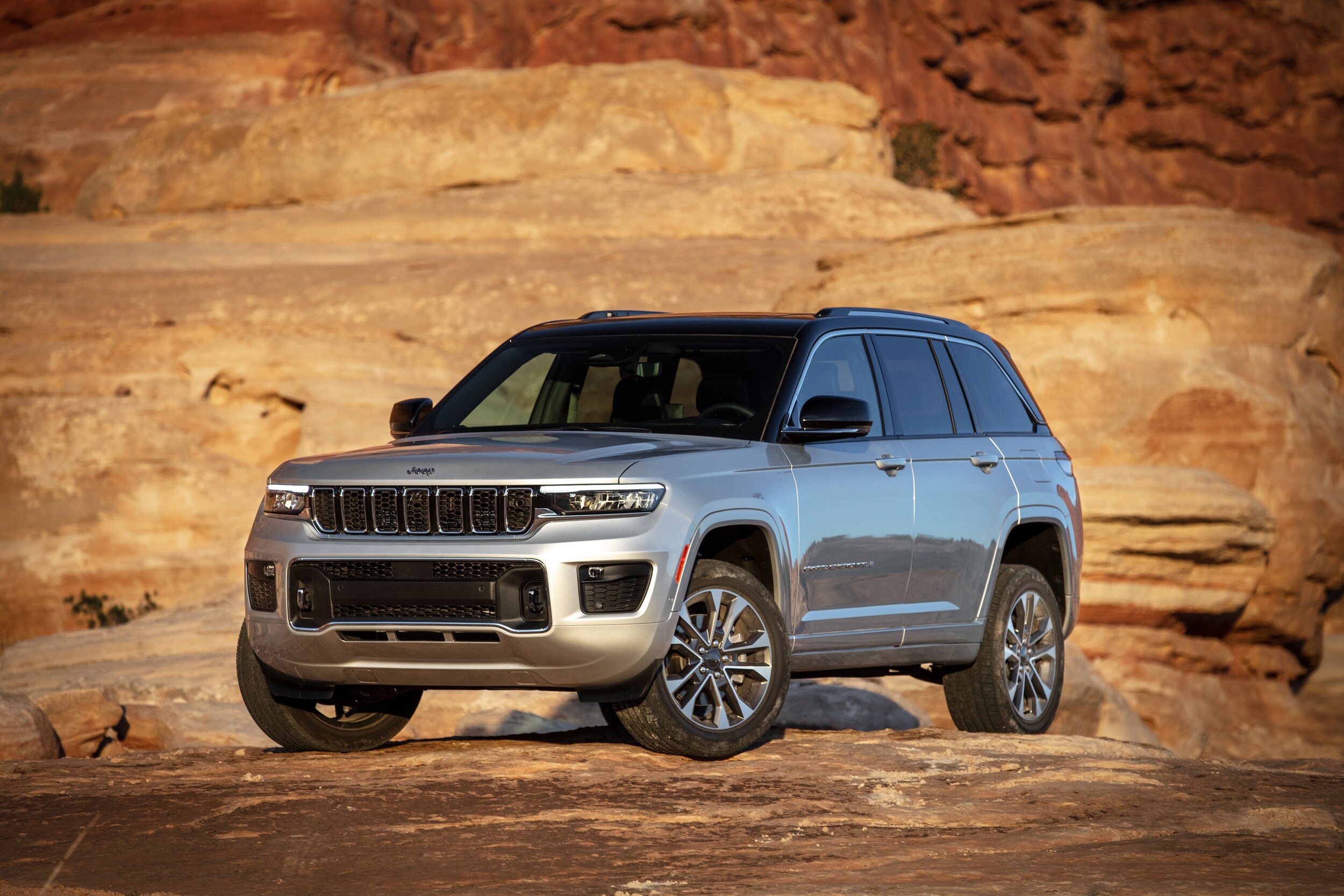 New Jeep Grand Cherokee For Sale in Middlebury, VT | Stone Motors LLC