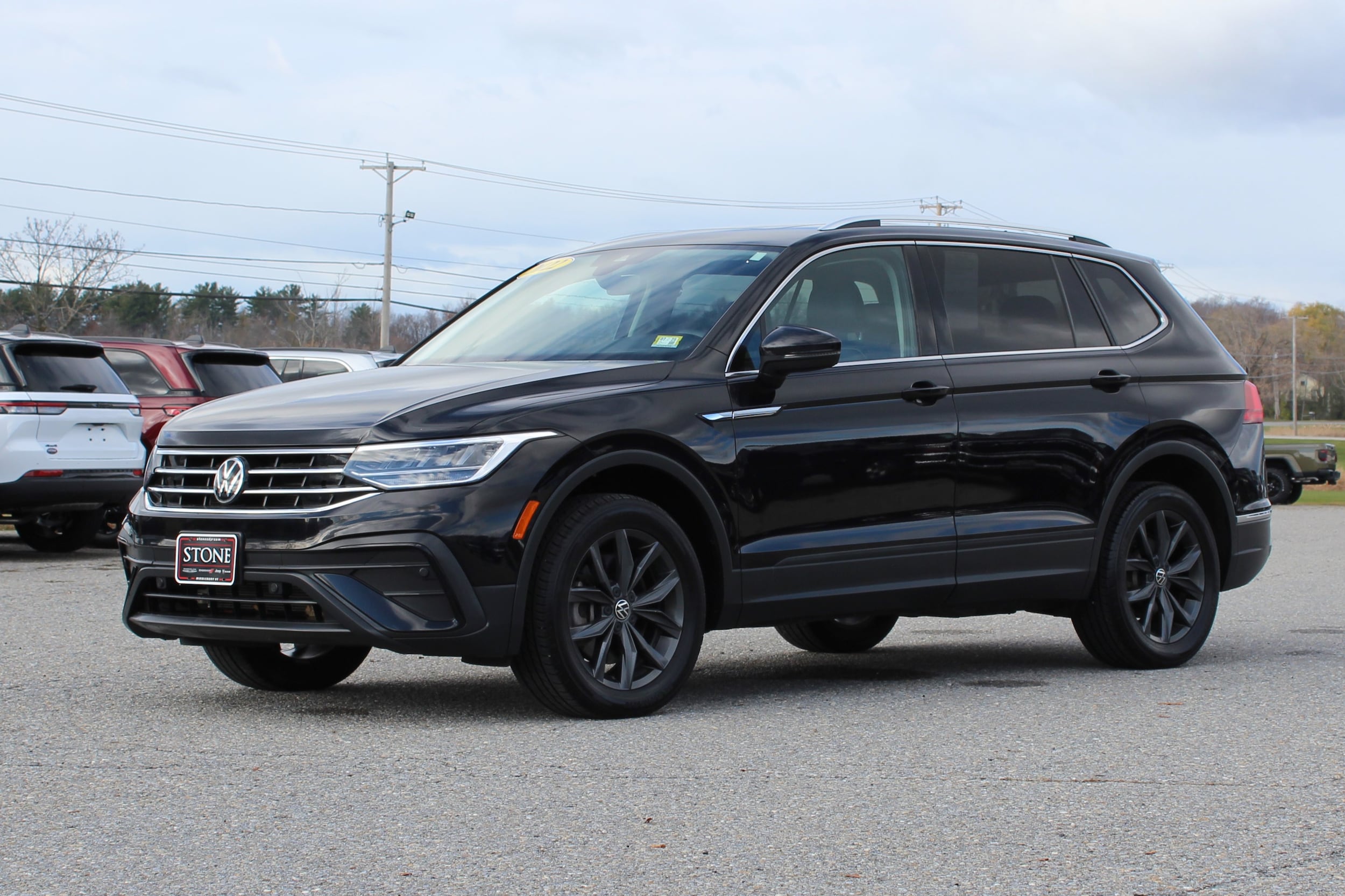 2022 Volkswagen Tiguan SE's photo