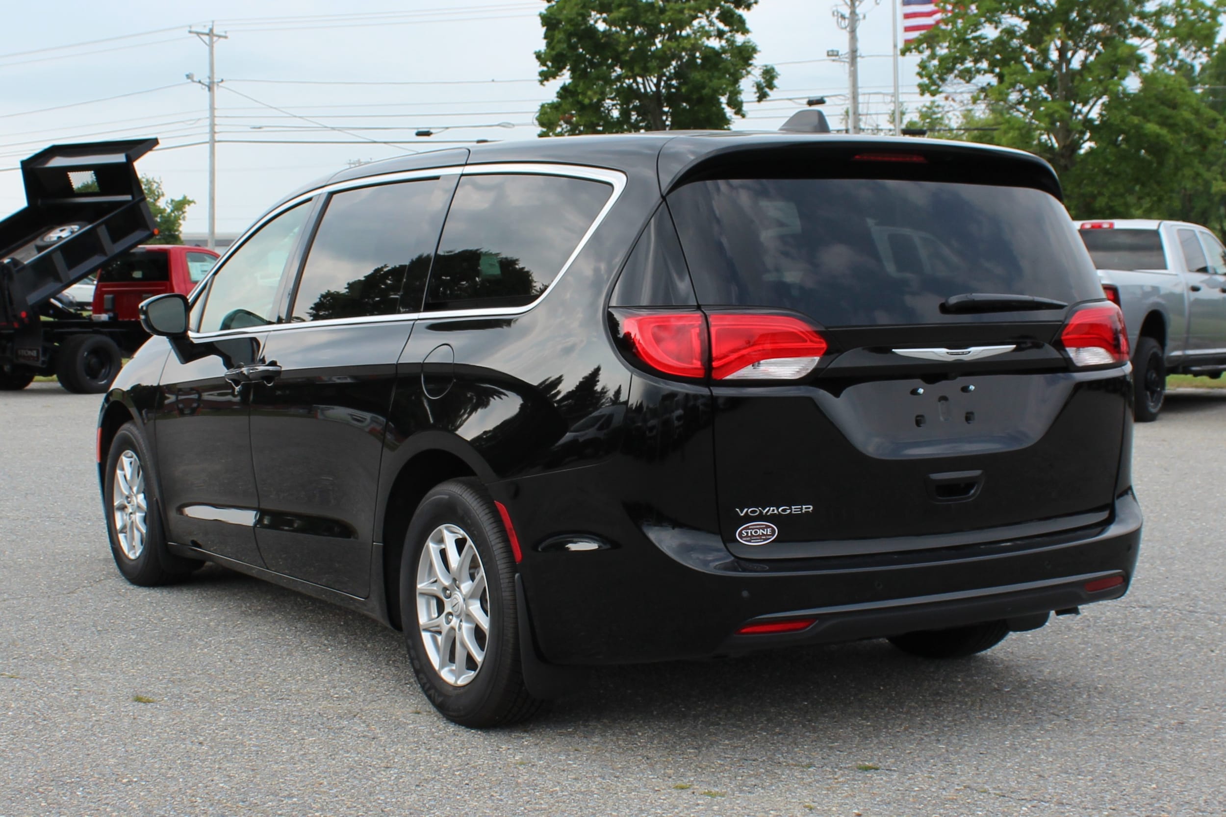 2026 Chrysler Voyager LX - Photo 7
