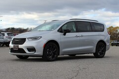 2026 Chrysler Pacifica SELECT AWD Passenger Van