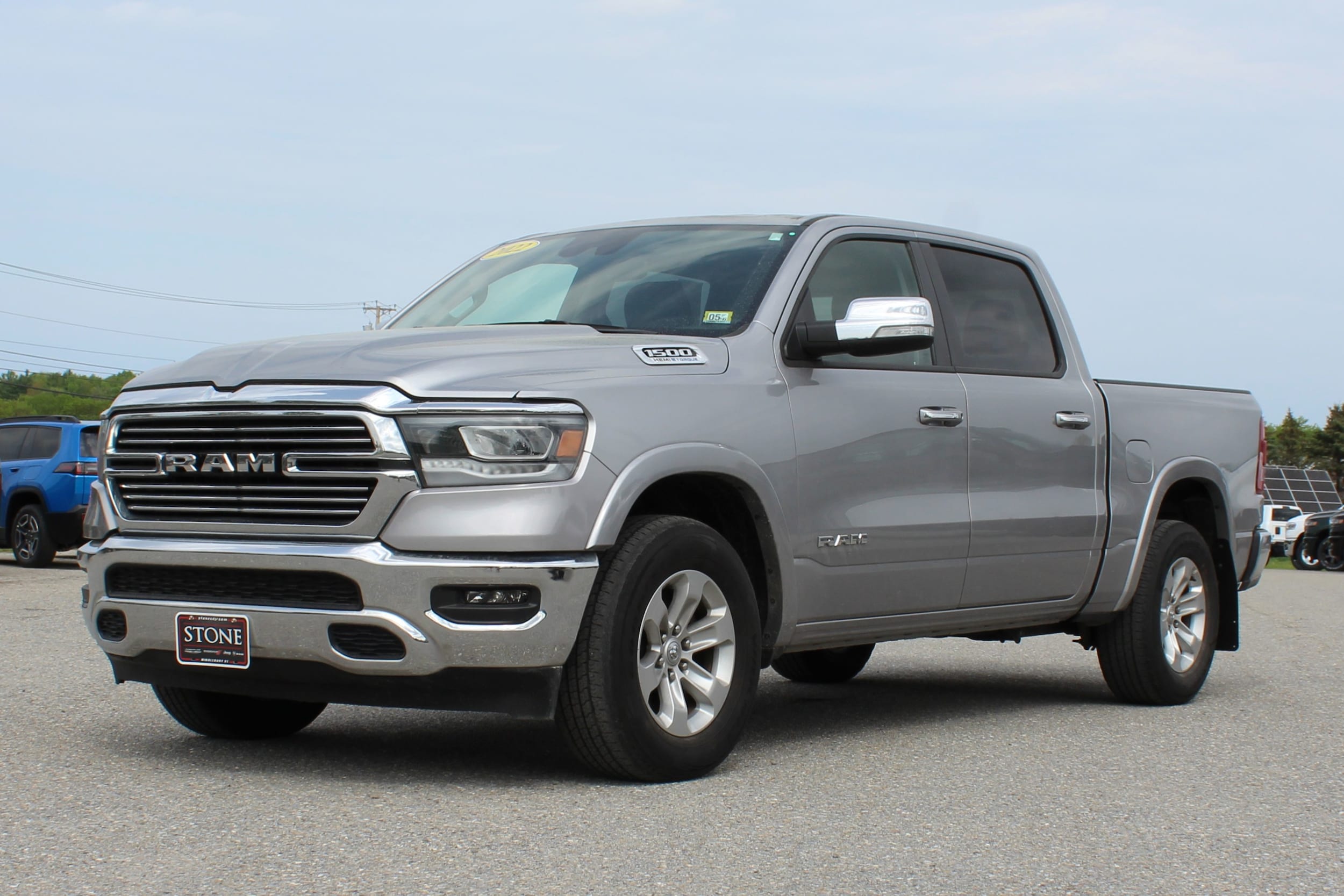 2022 RAM 1500 Laramie 4x4 Crew Cab 5'7's photo