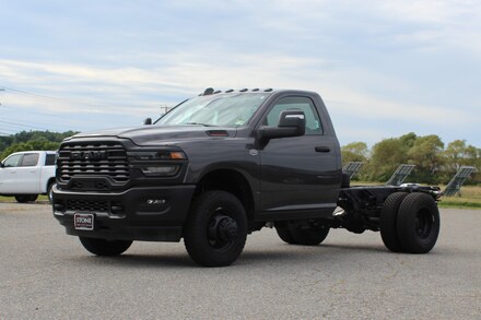 2025 Ram 3500 Chassis Cab TRADESMAN  REGULAR  4X4 60' CA Pickup