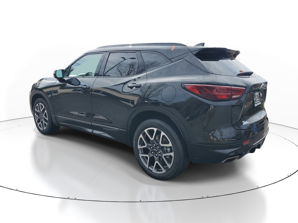 2025 Chevrolet Blazer RS photo 2