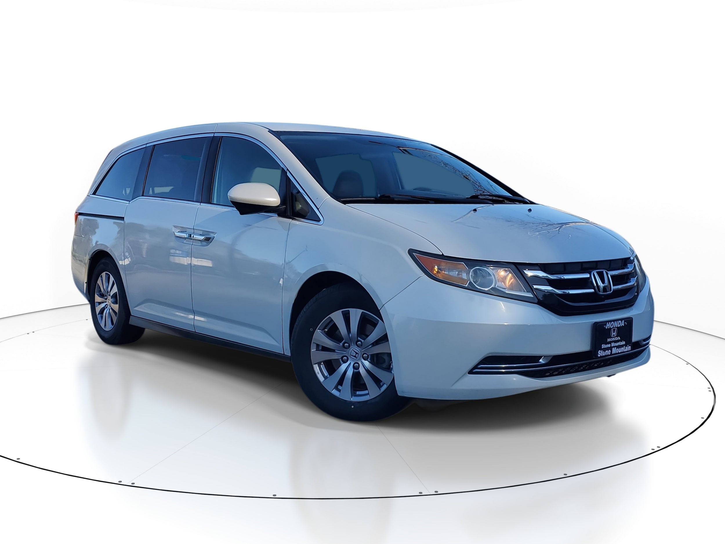 2016 Honda Odyssey SE's photo