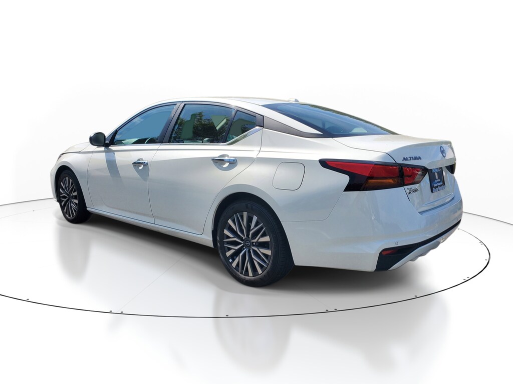 Used 2025 Nissan Altima SV Sedan