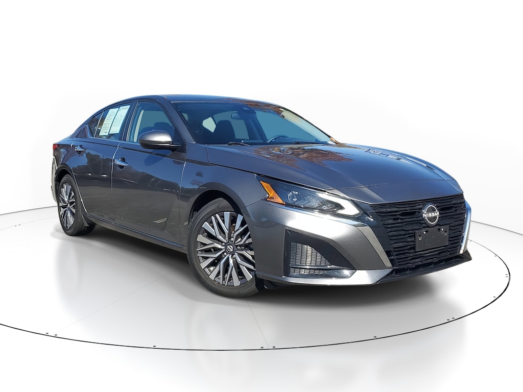 Used 2023 Nissan Altima 2.5 SV Sedan