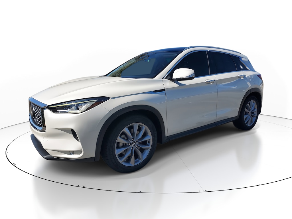 2022 Infiniti QX50 Luxe photo 3