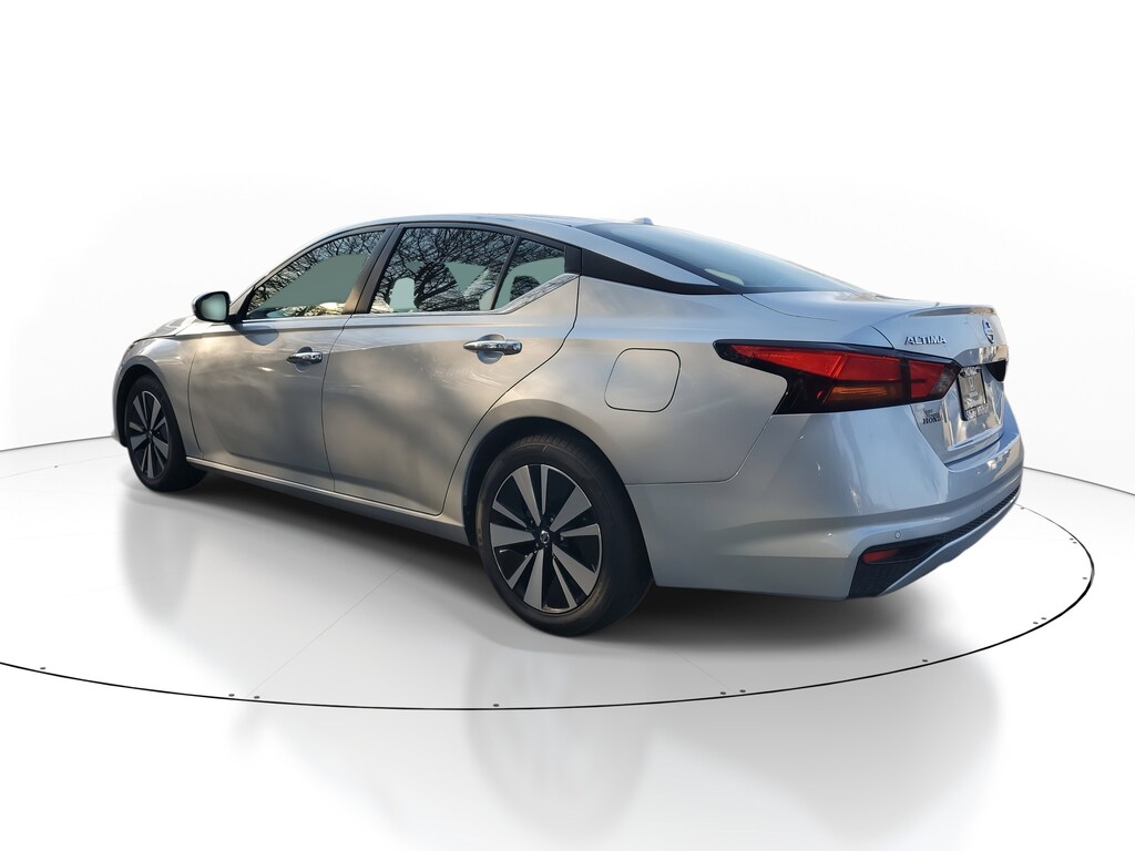 Used 2022 Nissan Altima 2.5 SV Sedan