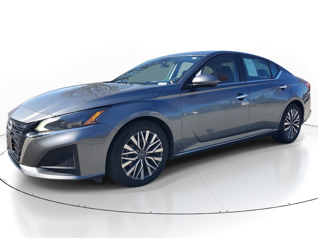 Used 2023 Nissan Altima 2.5 SV Sedan
