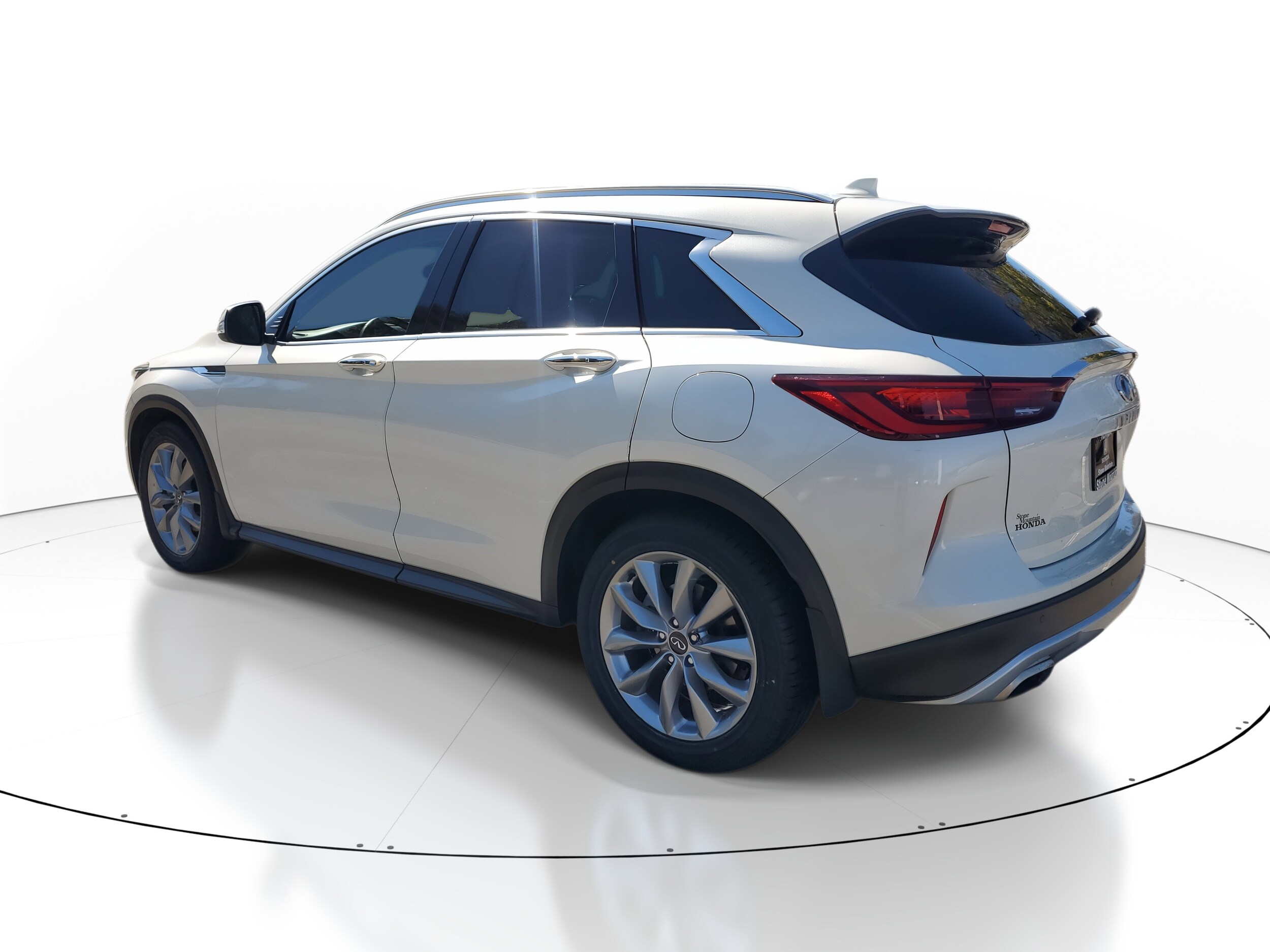 2022 Infiniti QX50 Luxe photo 3