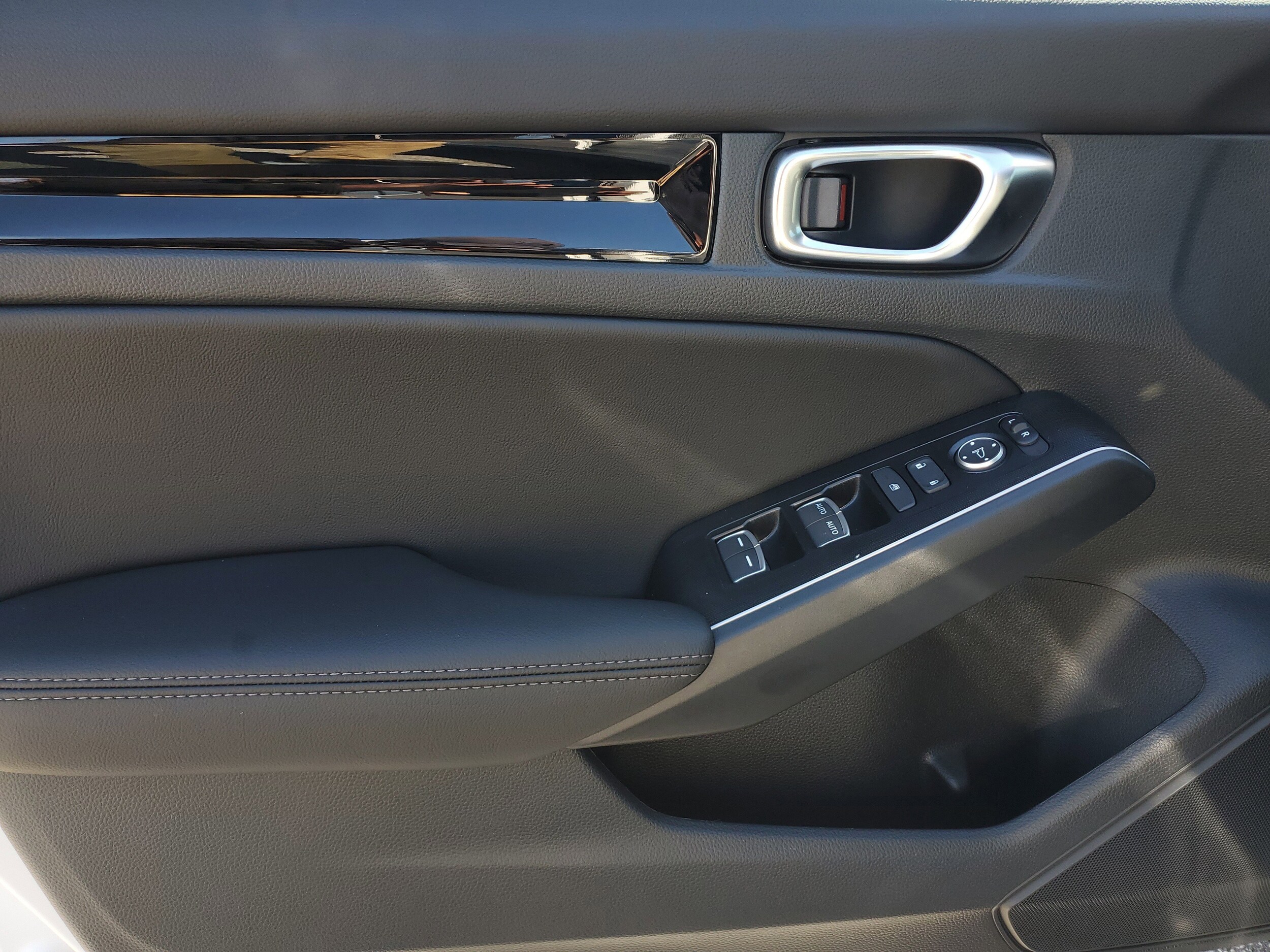 2026 Honda Civic Hatchback Sport Touring - Photo 18
