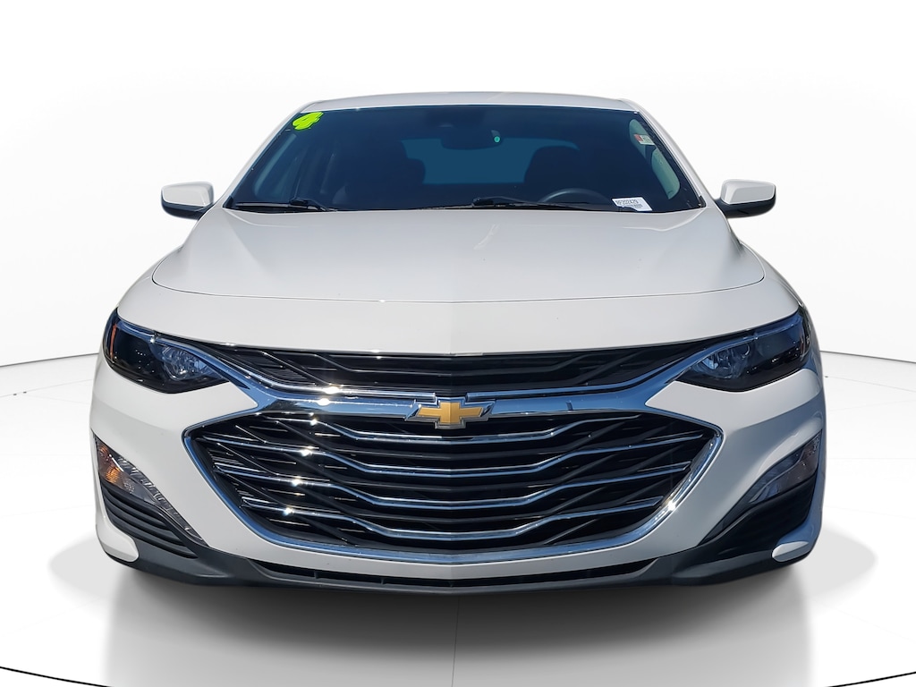 2024 Chevrolet Malibu 1LT photo 2