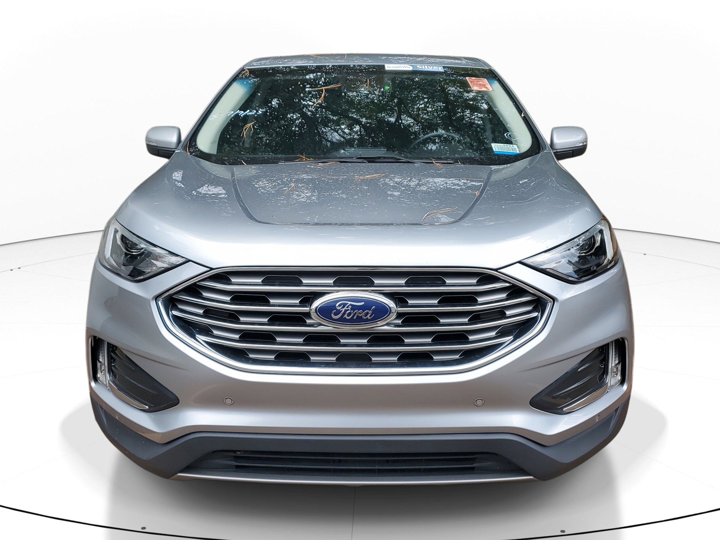 2022 Ford Edge Titanium photo 2