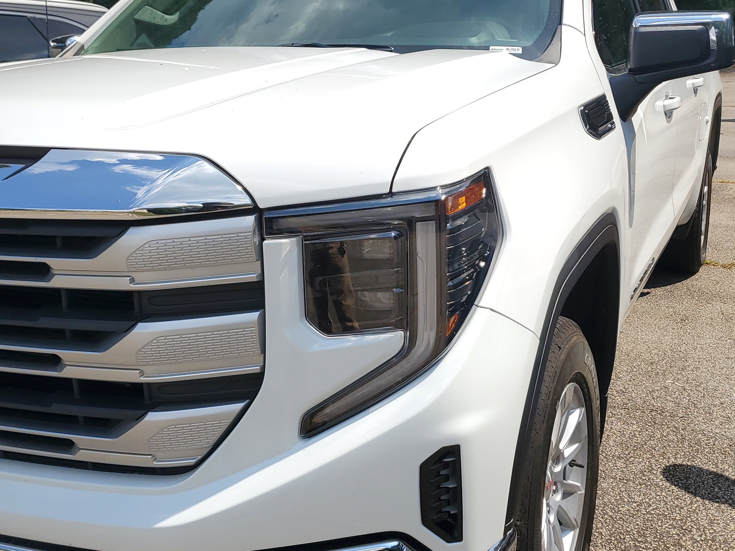 2024 Gmc Sierra 1500 SLE photo 2