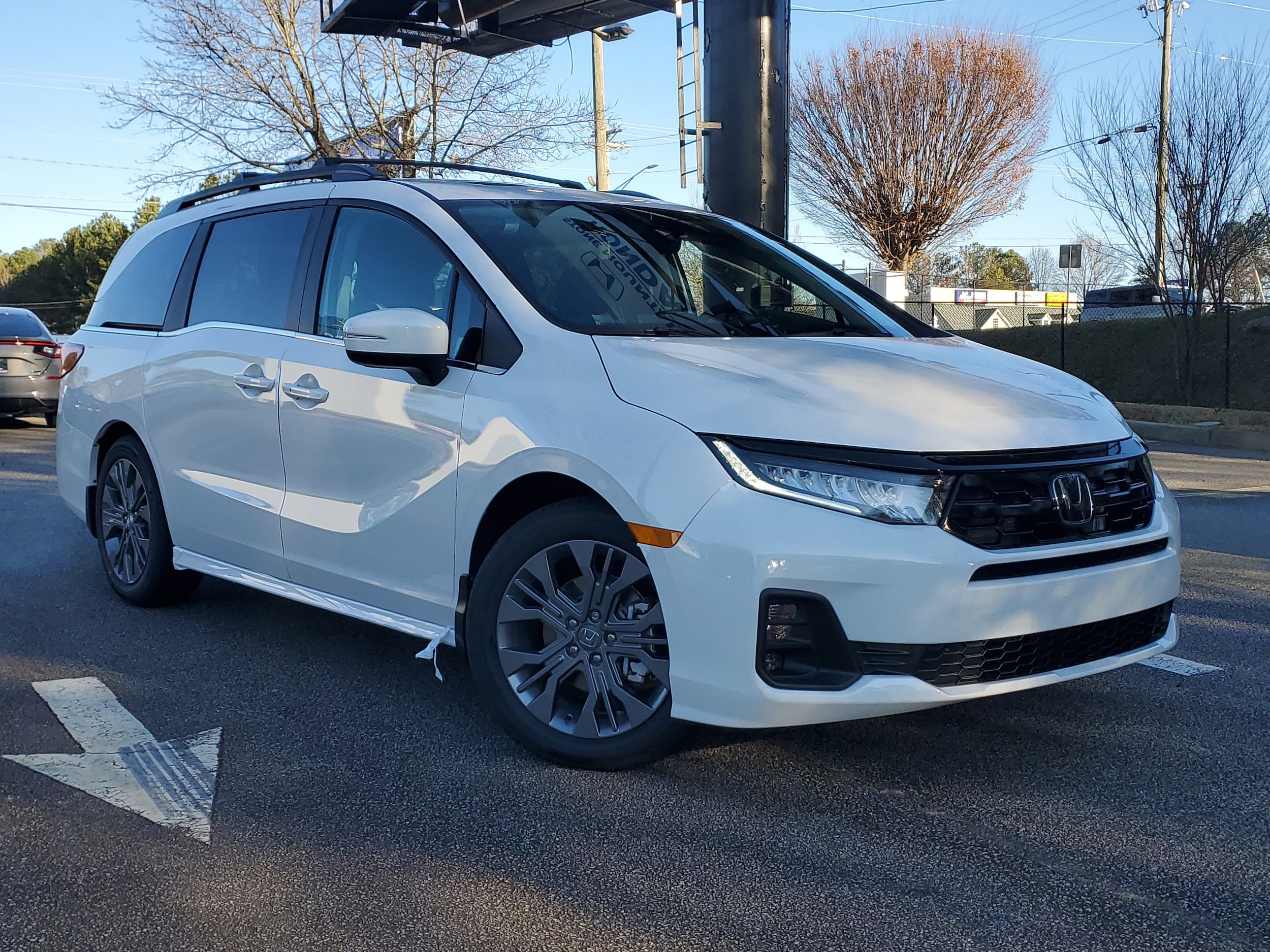 2026 Honda Odyssey Touring's photo