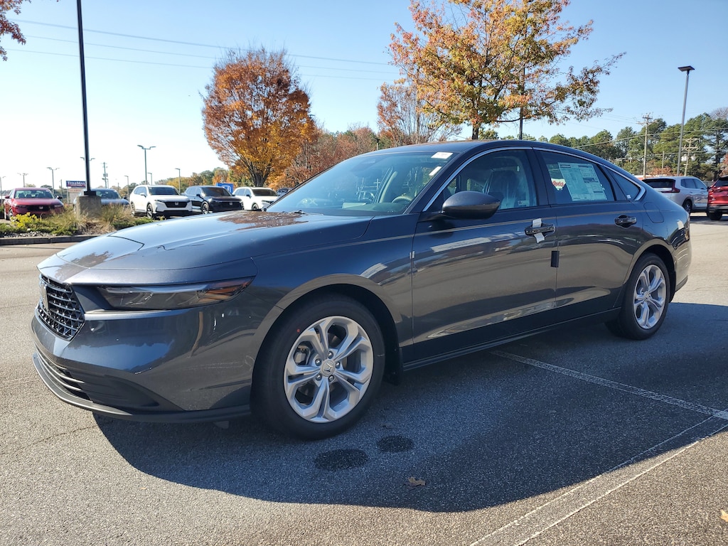 2025 Honda Accord LX photo 4