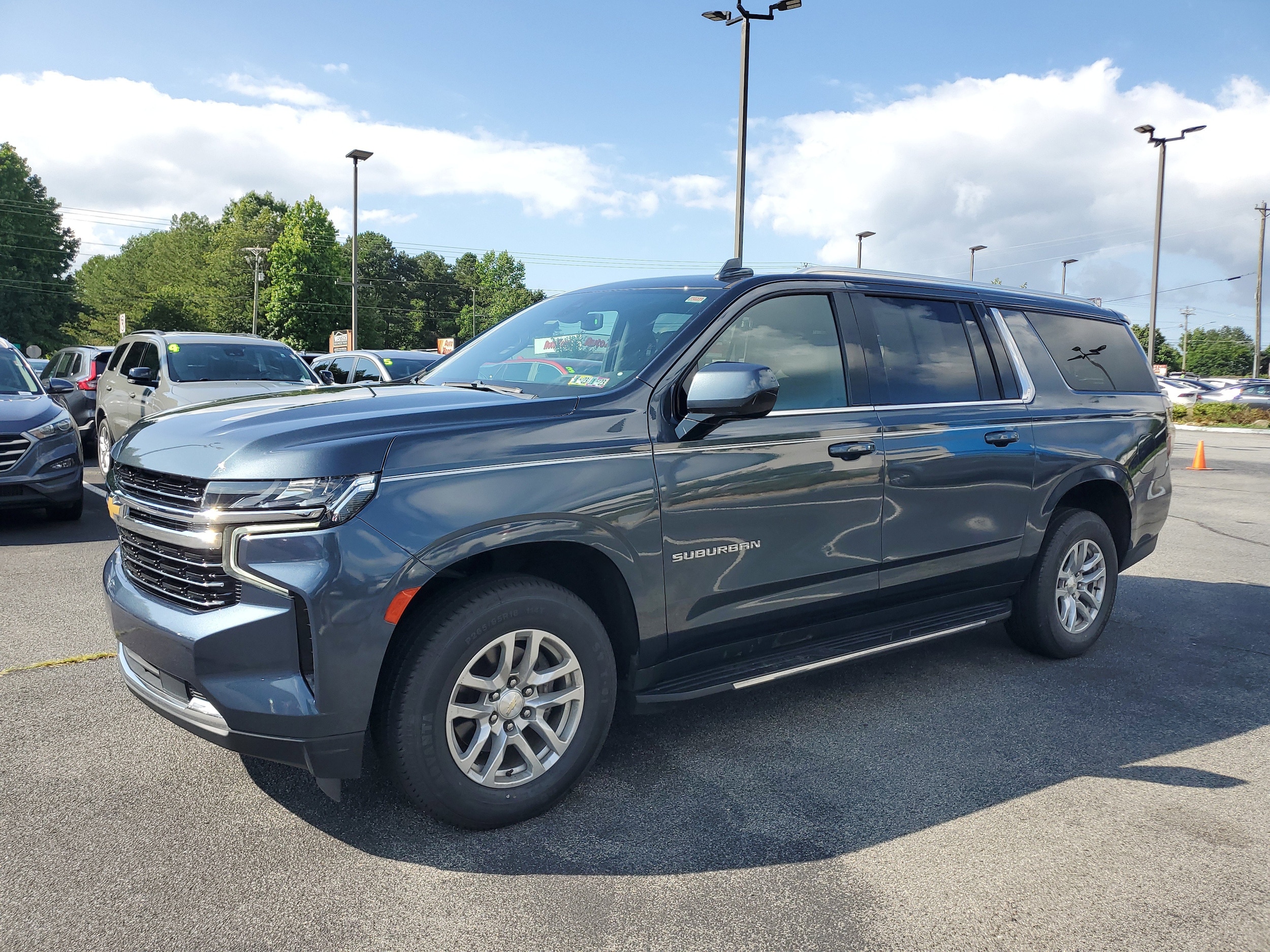 Used 2021 Chevrolet Suburban LT with VIN 1GNSKCKD8MR366009 for sale in Snellville, GA