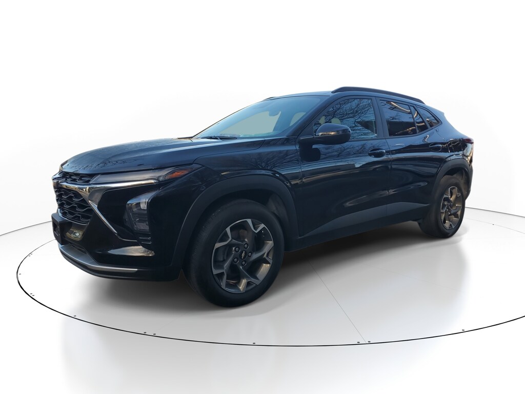 Used 2025 Chevrolet Trax LT SUV