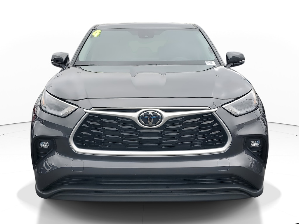 2024 Toyota Highlander LE photo 2
