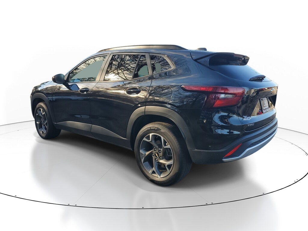 Used 2025 Chevrolet Trax LT SUV