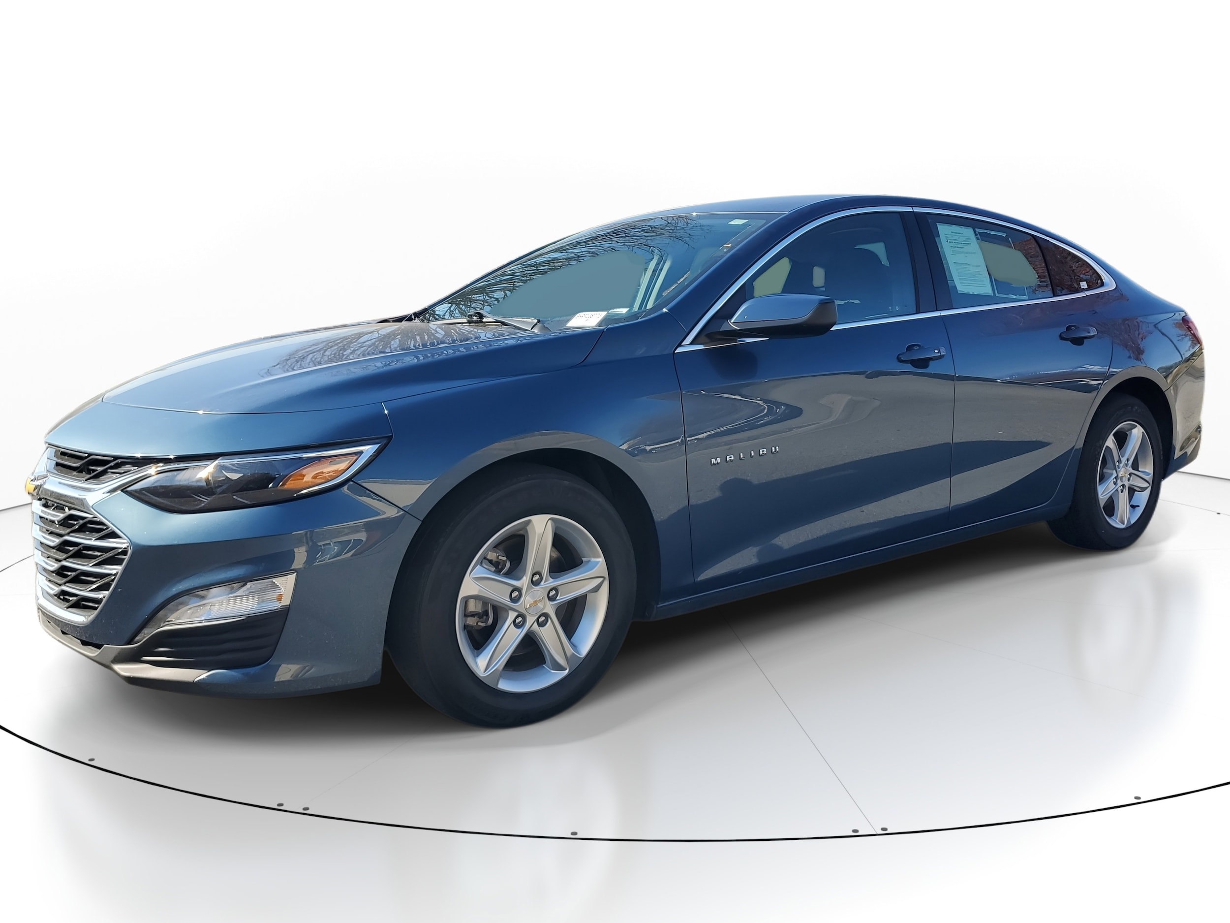 2024 Chevrolet Malibu 1LT photo 3