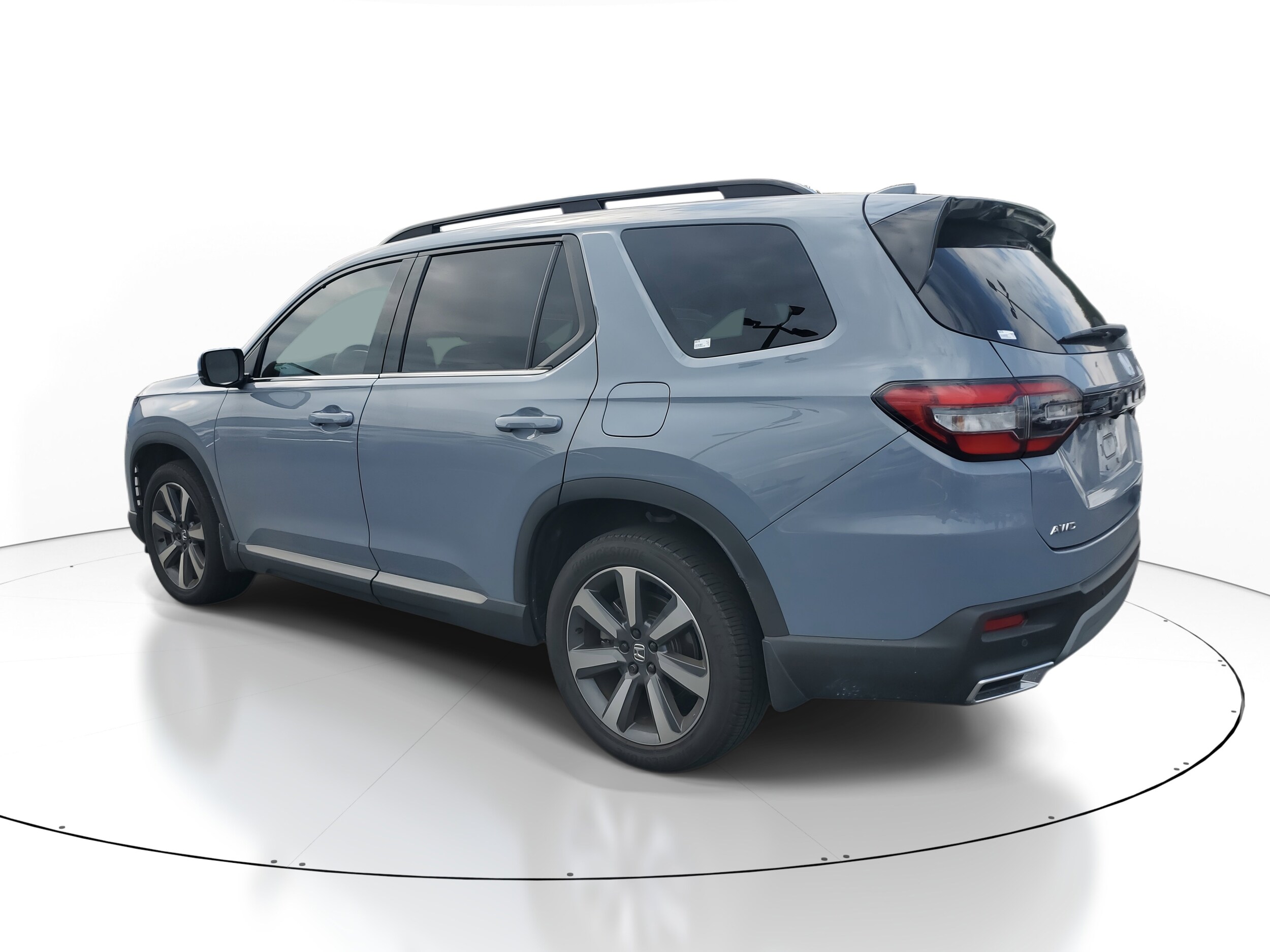 2025 Honda Pilot Touring photo 2