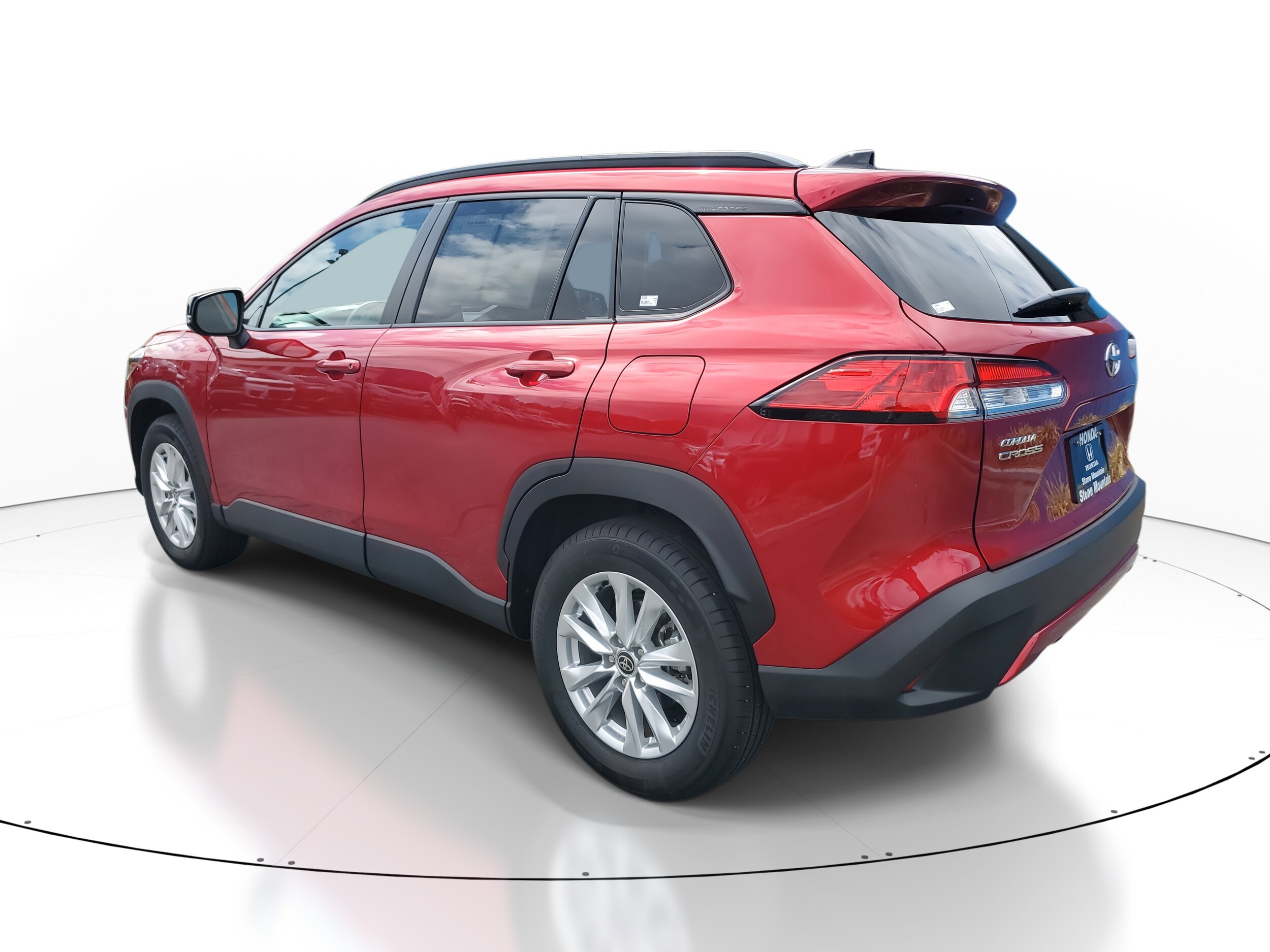 2025 Toyota Corolla Cross LE photo 4
