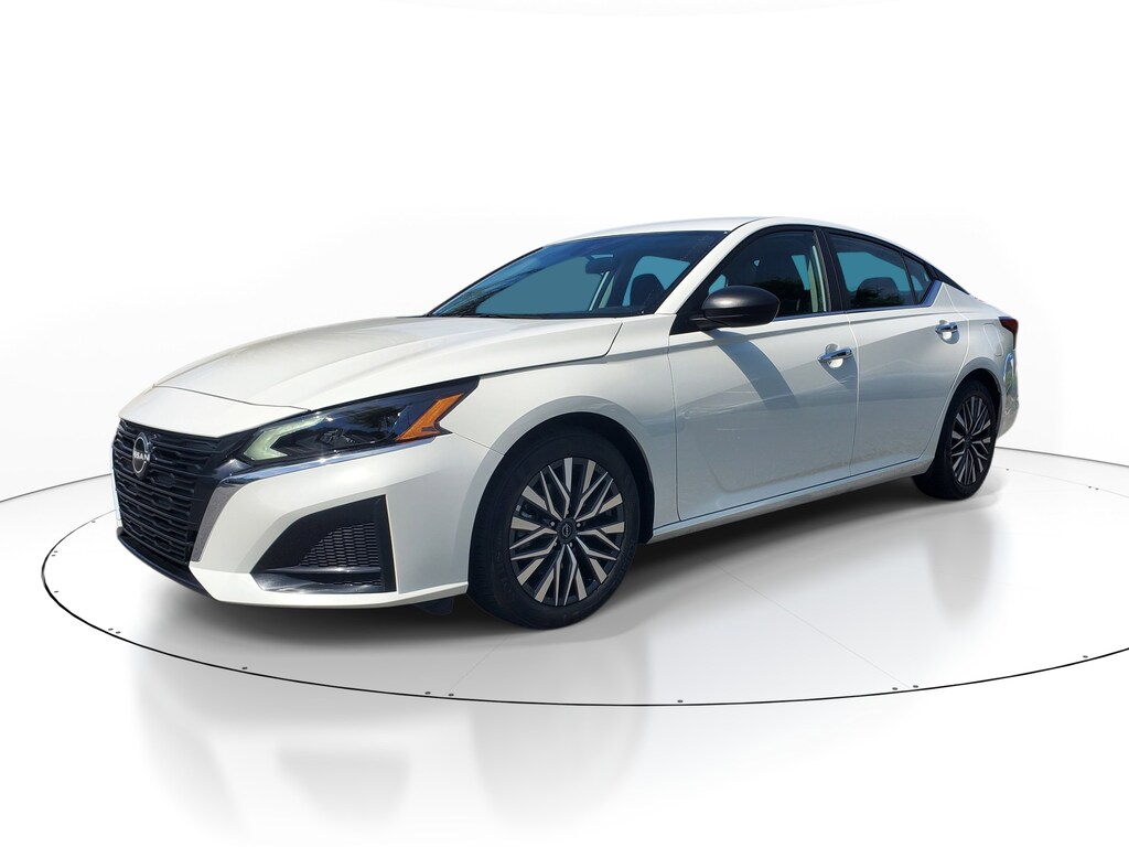 Used 2025 Nissan Altima SV Sedan