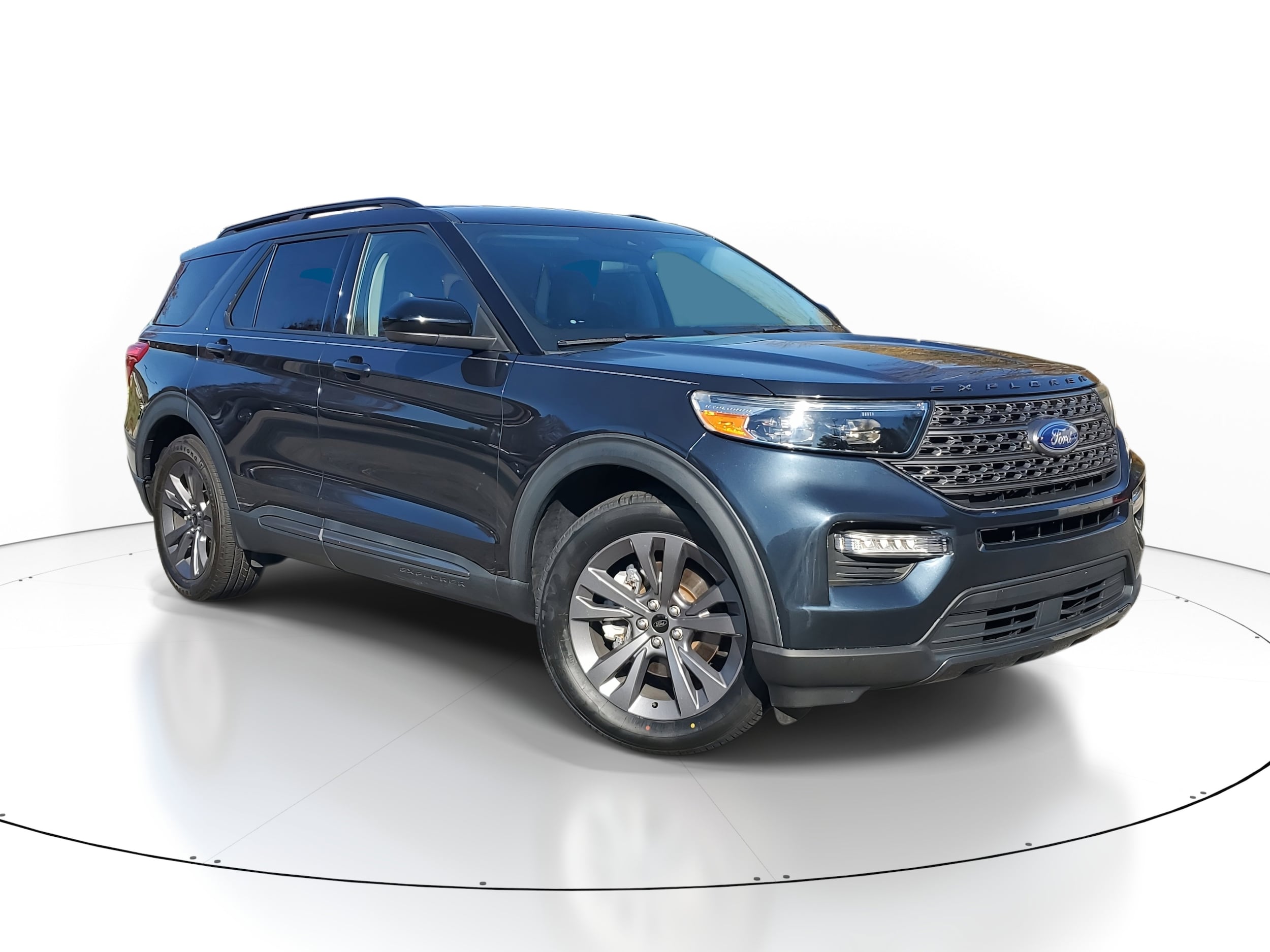 2022 Ford Explorer XLT's photo