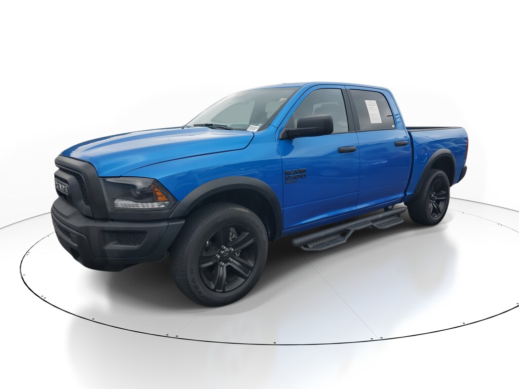 2024 Ram 1500 Classic SLT photo 3