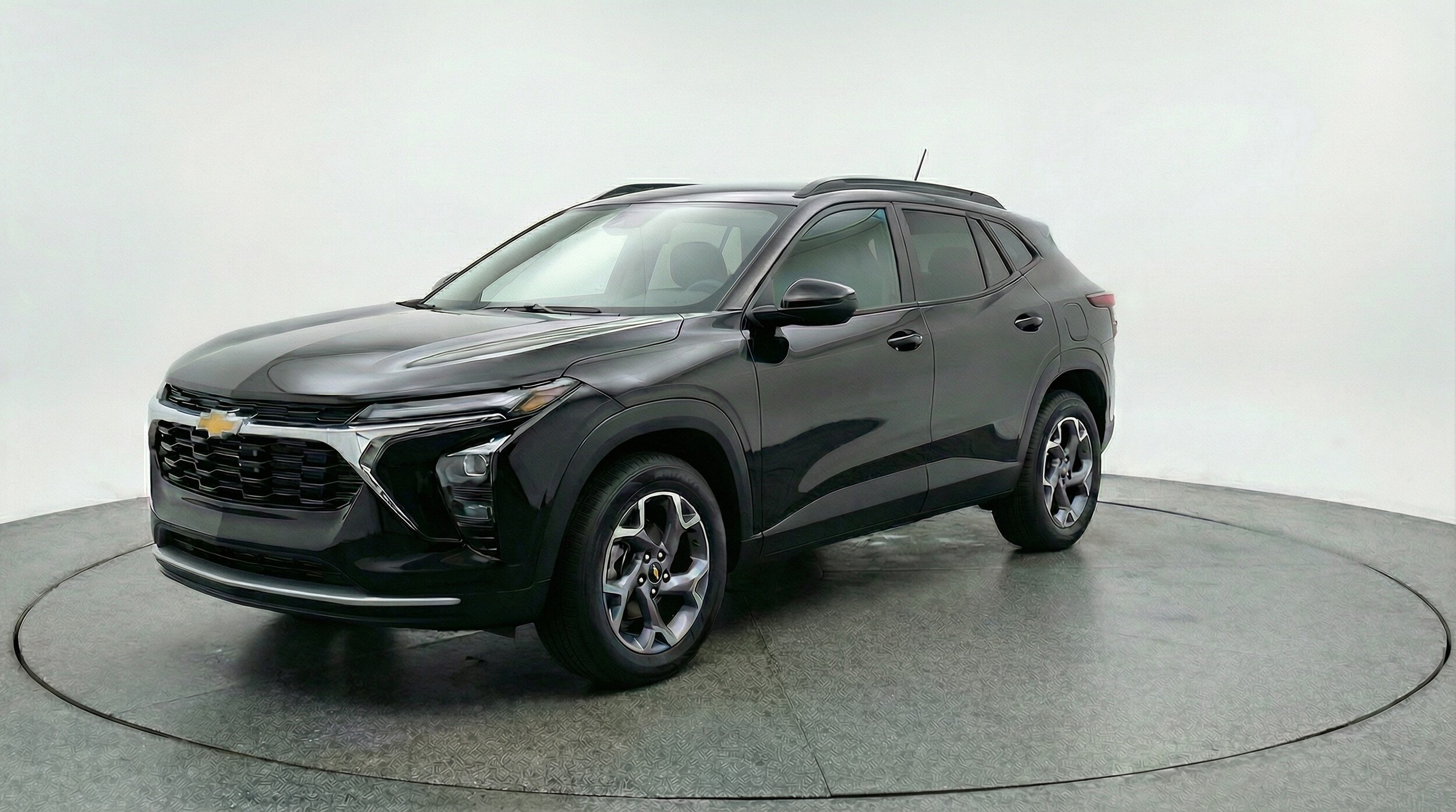 Thumbnail: 2025 Chevrolet Trax - 3