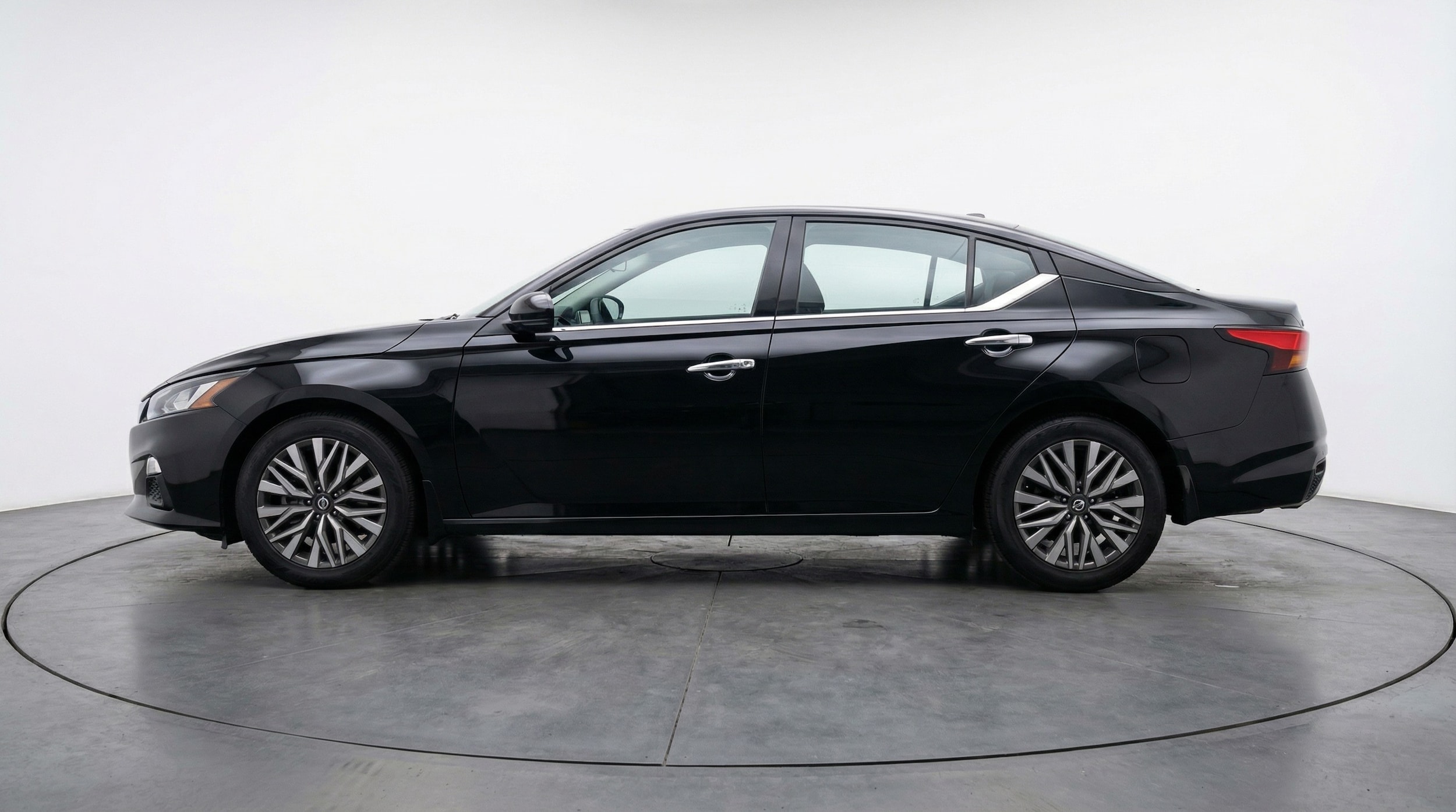 Thumbnail: 2025 Nissan Altima - 4