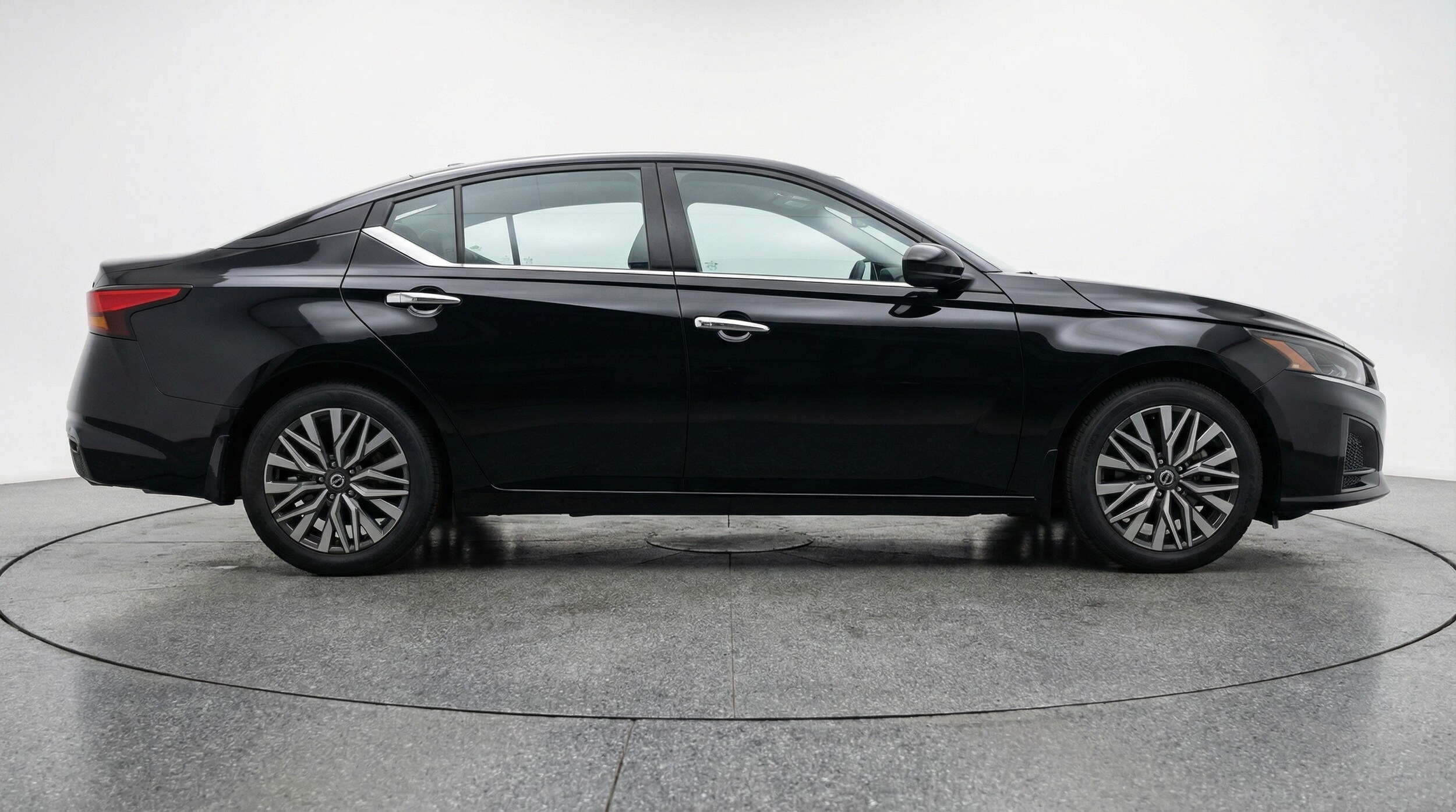 Thumbnail: 2025 Nissan Altima - 8