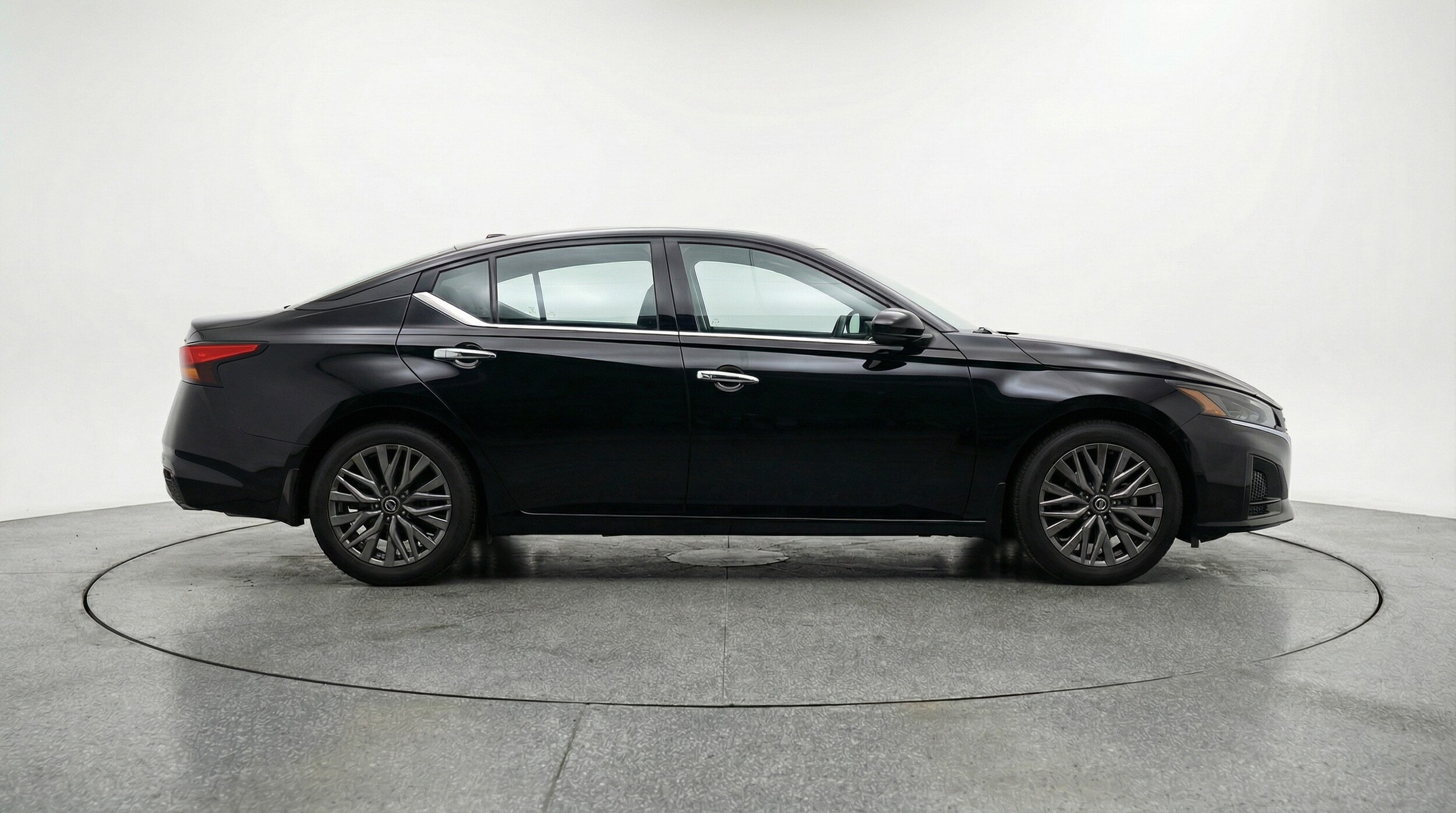 Thumbnail: 2025 Nissan Altima - 8