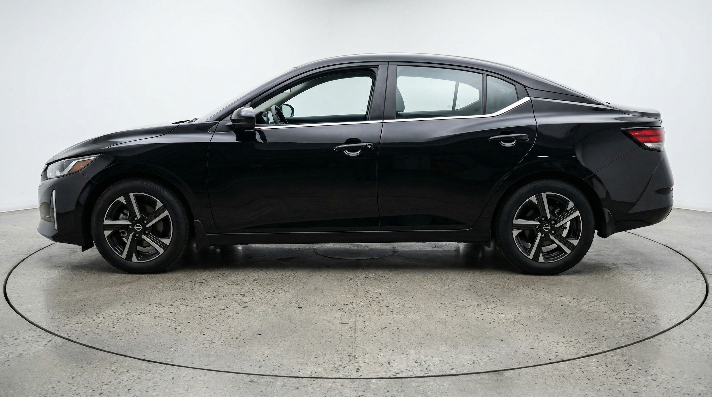 Thumbnail: 2025 Nissan Sentra - 4