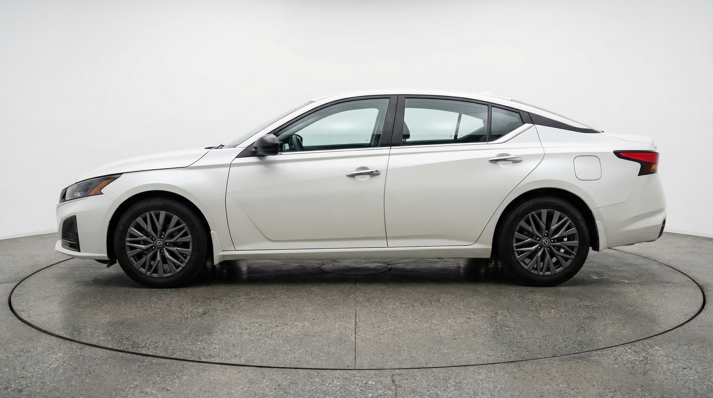 Thumbnail: 2025 Nissan Altima - 4