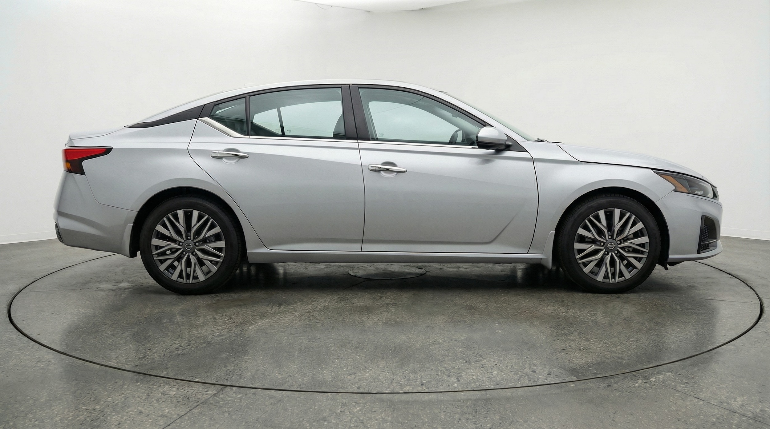 Thumbnail: 2025 Nissan Altima - 8