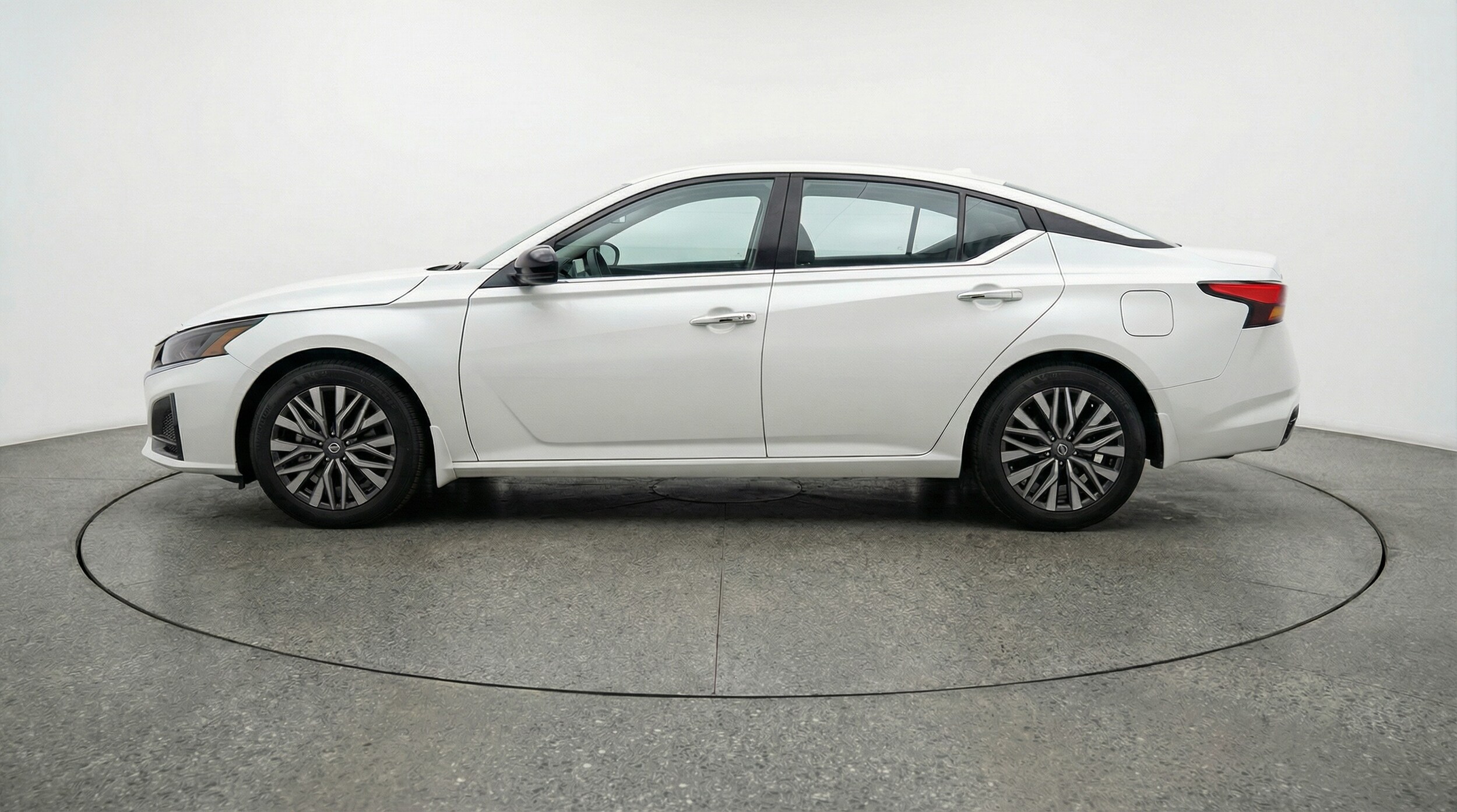 Thumbnail: 2025 Nissan Altima - 4