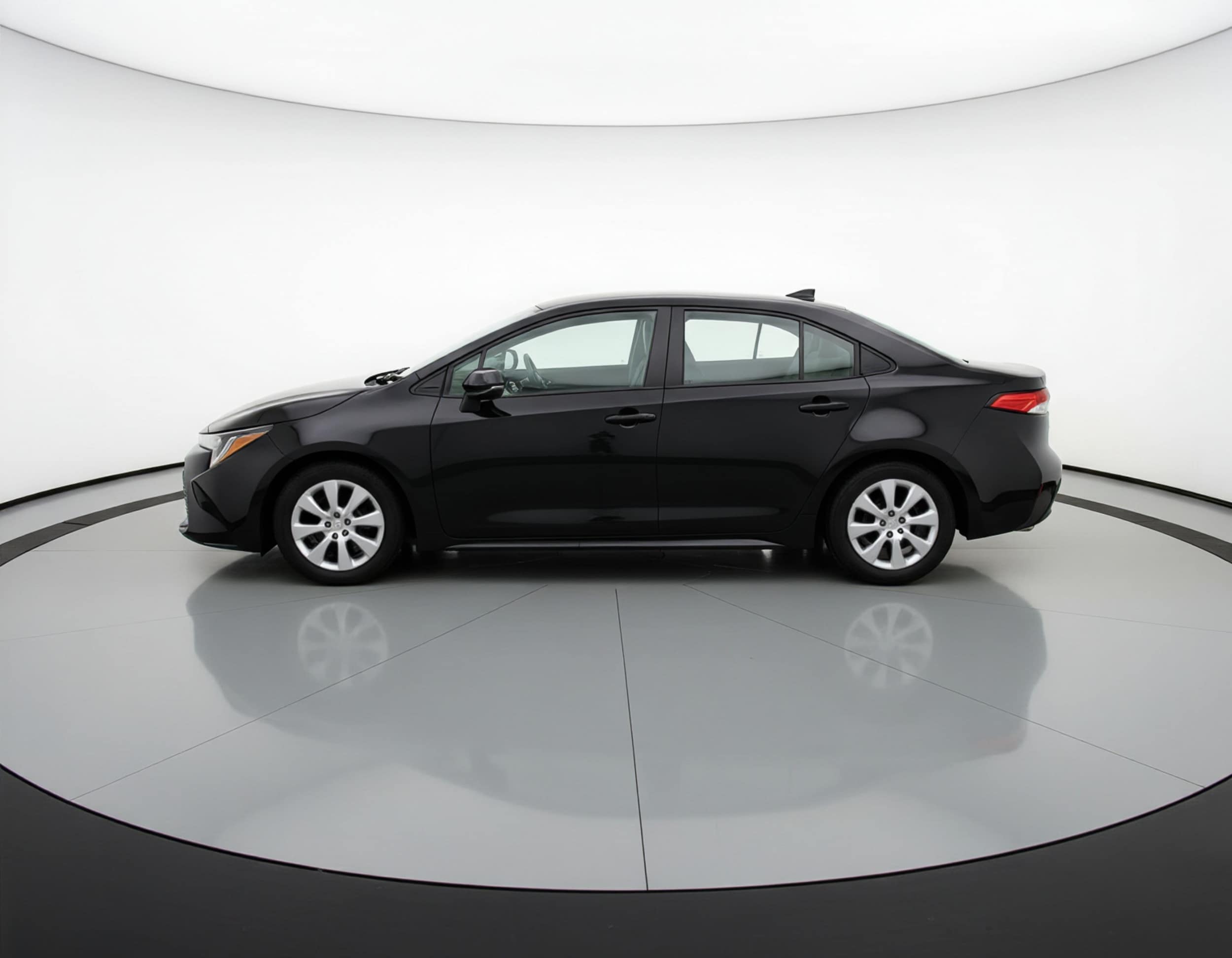 Thumbnail: 2025 Toyota Corolla - 4