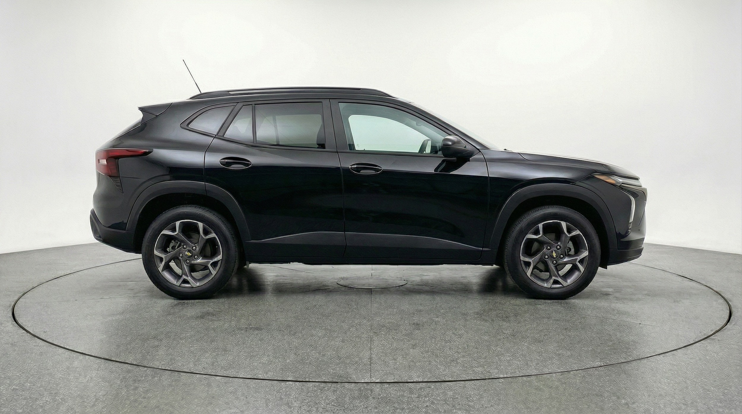 Thumbnail: 2025 Chevrolet Trax - 8